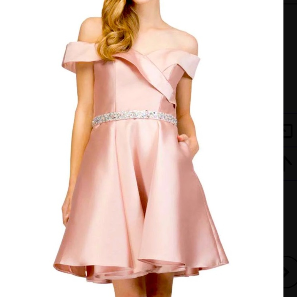 Off-Shoulder Homecoming Short Dress with Pockets  Size:S Starbox 81034